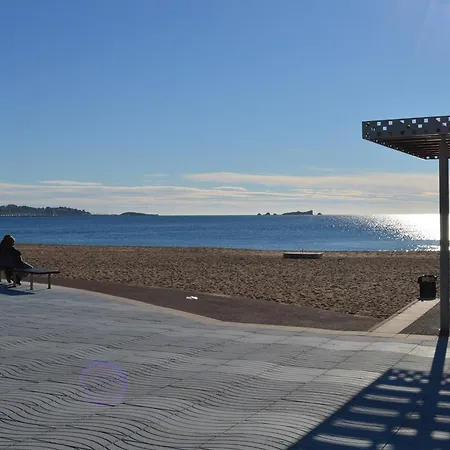 2p Avec Terrasse Et Vue à Fréjus, Proche - Fr-1-226a-174 *