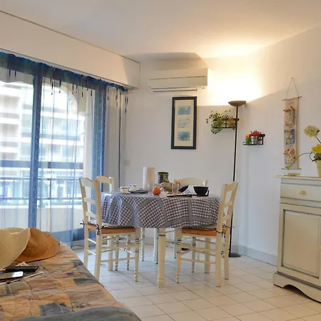 Daire 2p Avec Terrasse Et Vue A Frejus, Proche - Fr-1-226a-174